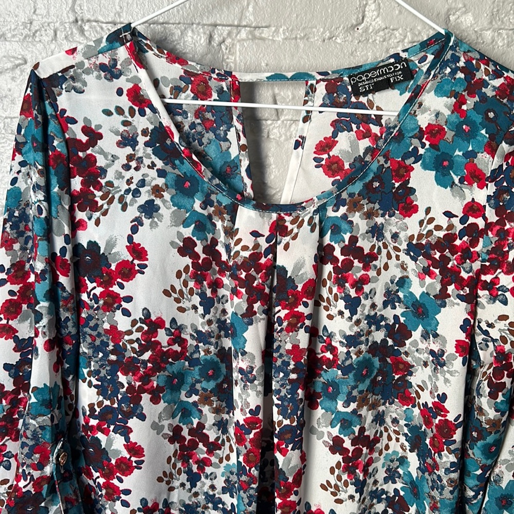 Sweet Little Floral Top from Stitch Fix size Medium